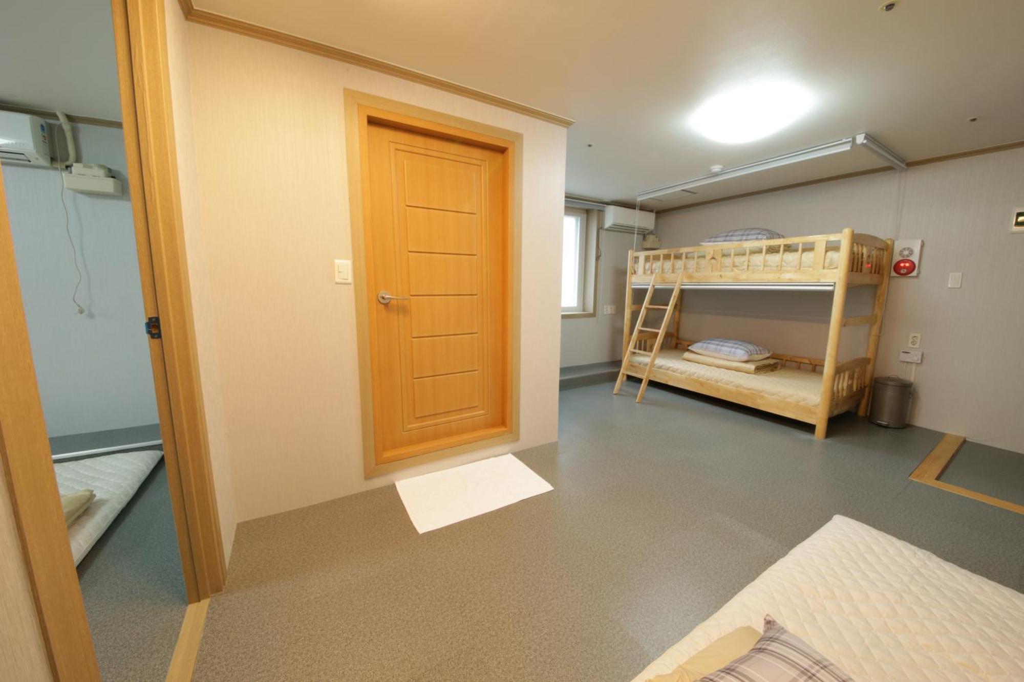 Hostel Mihojae Puszan Szoba fotó